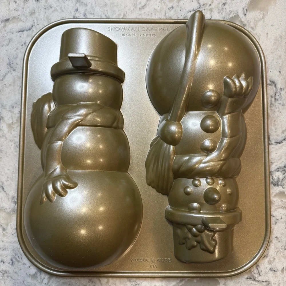 Williams Sonoma Nordic Ware Festive Snowman Cake Pan Mold - NEW